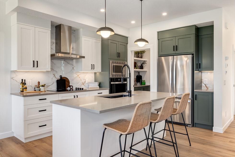 Two-tone kitchen cabinets
